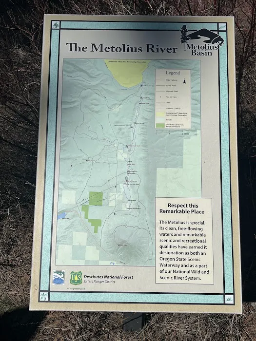 Camp Sherman Fish Viewing Platform Picture 1