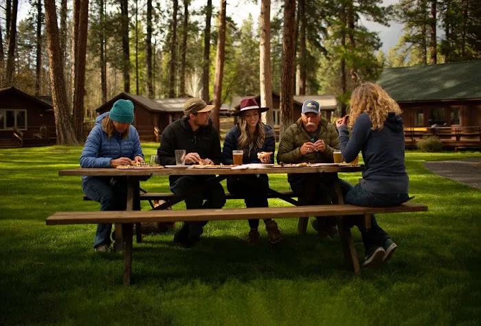 Lake Creek Lodge Picture 7