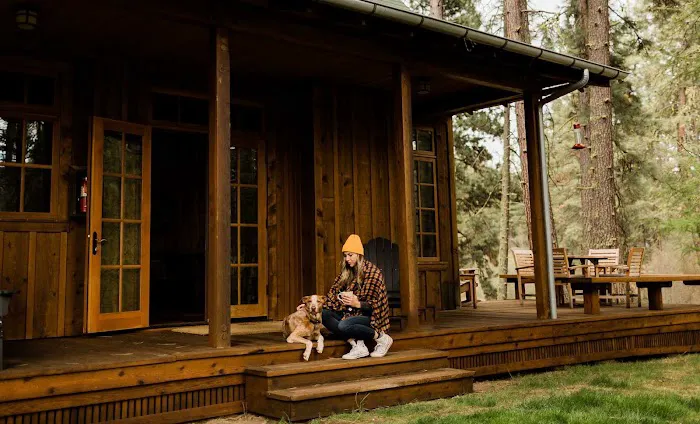 Lake Creek Lodge Picture 1