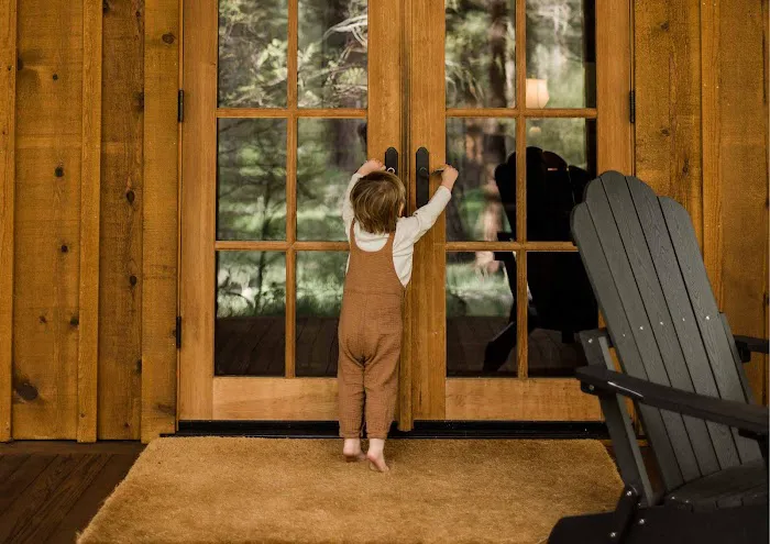 Lake Creek Lodge Picture 4