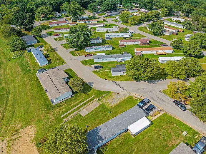 Deer Lakes Manufactured Home Community Picture 2