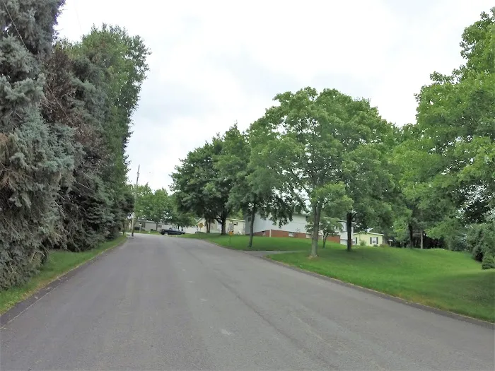 Deer Lakes Manufactured Home Community Picture 3