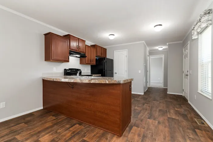 Center Manor Picture 3