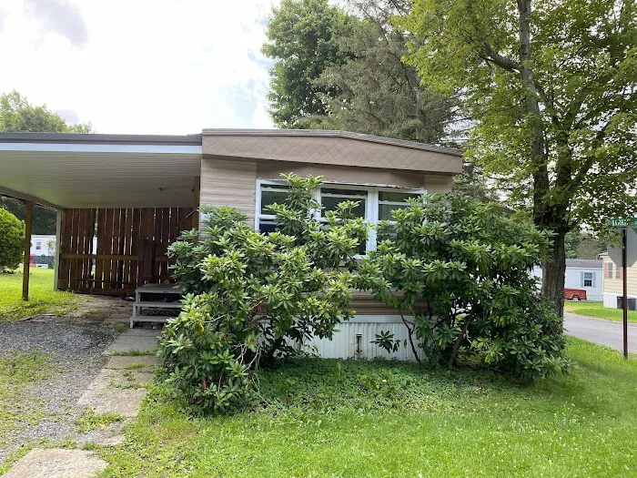 Mahoning Manor Mobile Home Park Picture 4
