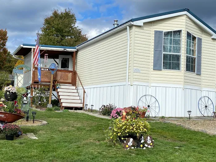 Mahoning Manor Mobile Home Park Picture 1