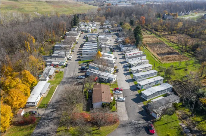 Glenwillow Mobile Home Park Picture 2