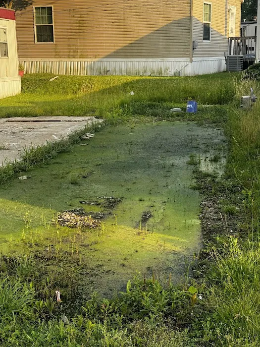 Glenwillow Mobile Home Park Picture 9