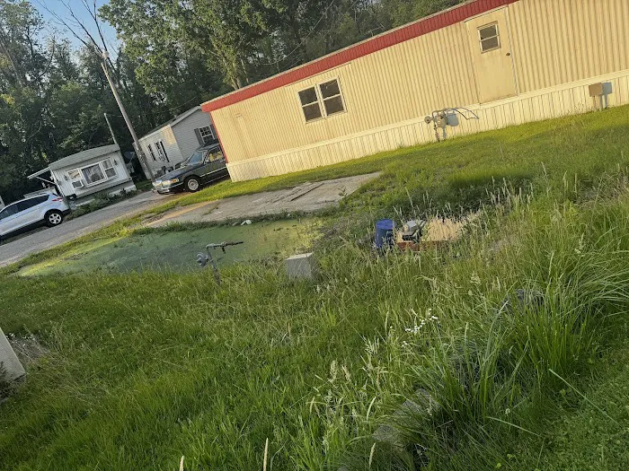 Glenwillow Mobile Home Park Picture 7