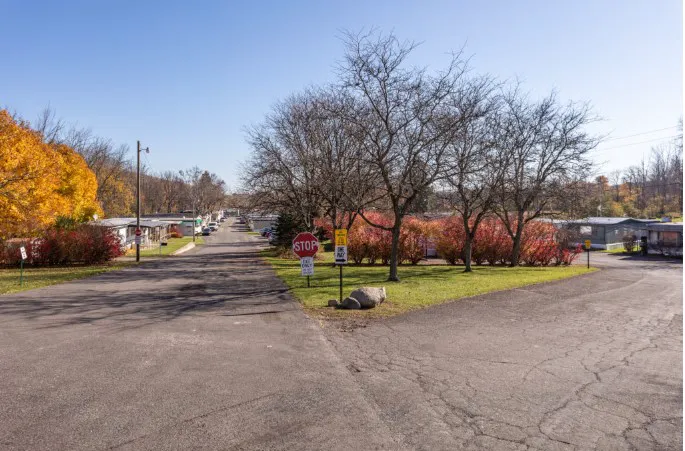 Glenwillow Mobile Home Park Picture 3