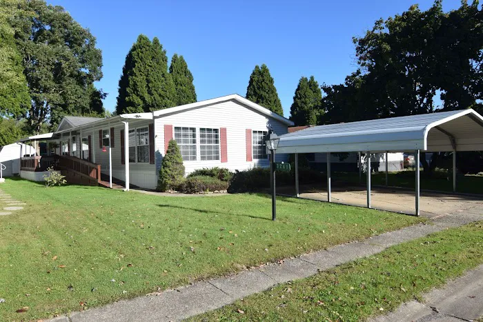 Birchwood Manor Manufactured Home Community Picture 6