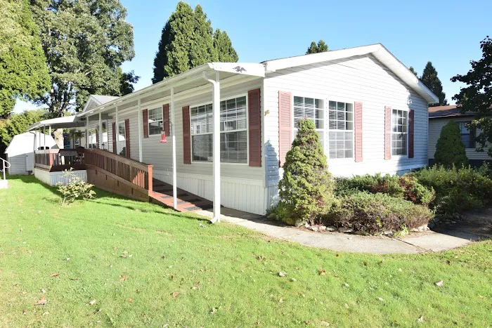 Birchwood Manor Manufactured Home Community Picture 9