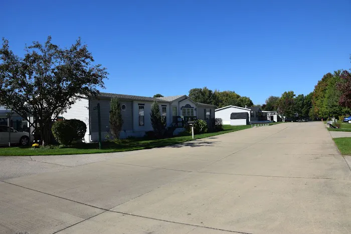 Birchwood Manor Manufactured Home Community Picture 2