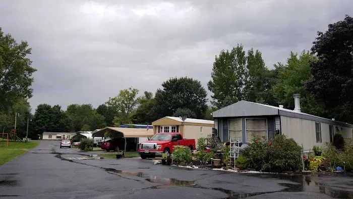 Whispering Pines Mobile Home Park Picture 2