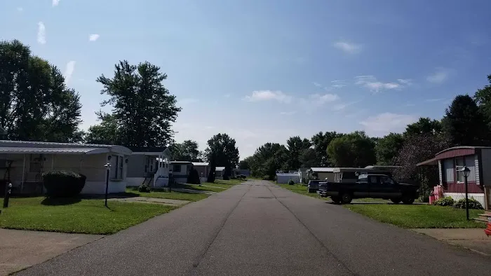 Colonial Villa Estates Picture 5