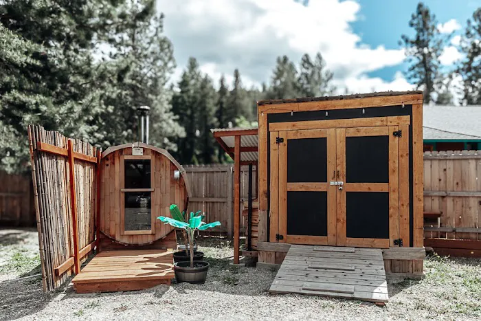 Rustic Rainbow Retreat Picture 8