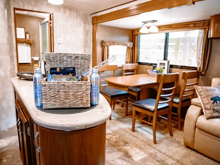 Rustic Rainbow Retreat Picture 9