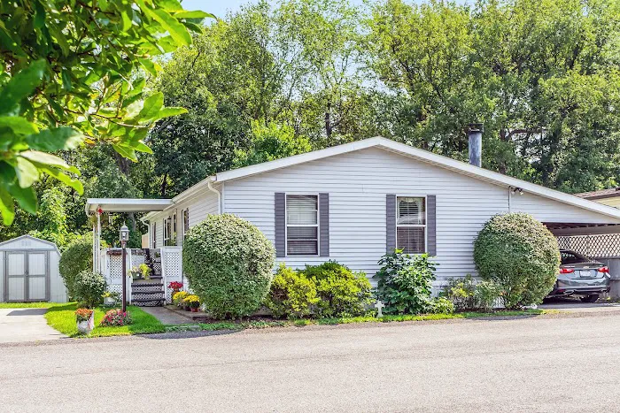 Redwood Estates Manufactured Home Community Picture 9