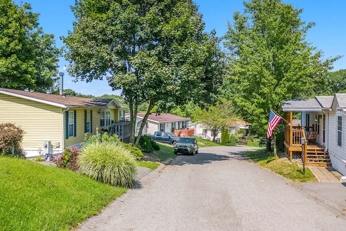 Redwood Estates Manufactured Home Community Picture 3