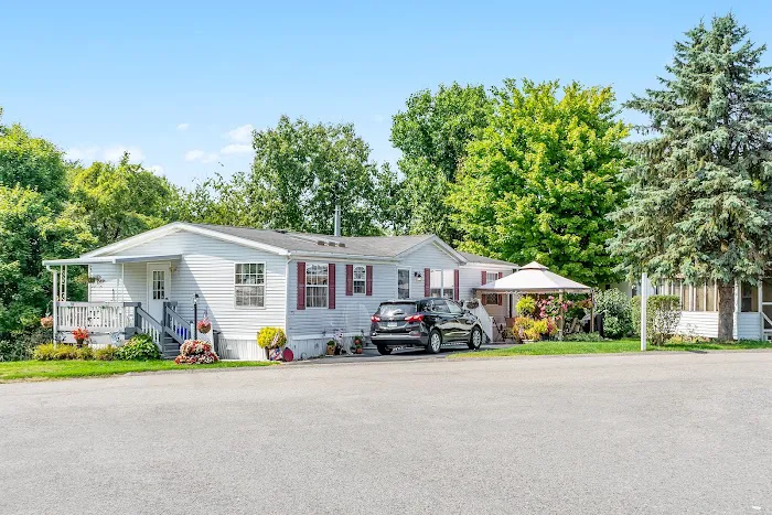 Redwood Estates Manufactured Home Community Picture 7