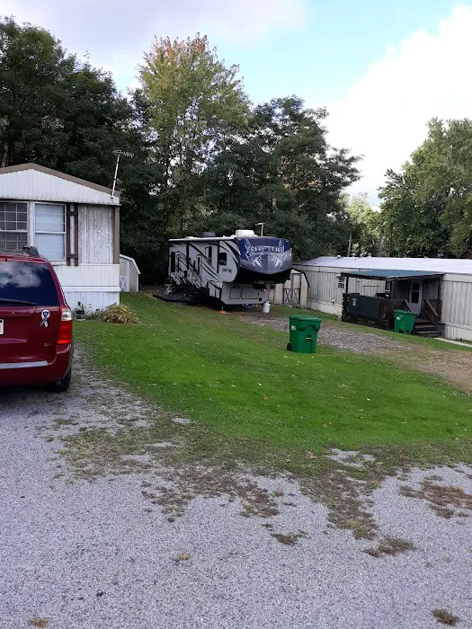 Champ Court RV Park trailer park rentals Picture 6