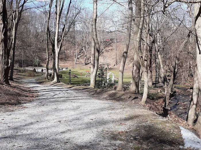 Champ Court RV Park trailer park rentals Picture 2
