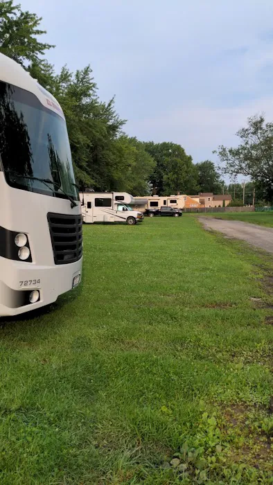 Cuyahoga County Fairgrounds RV Park Picture 9
