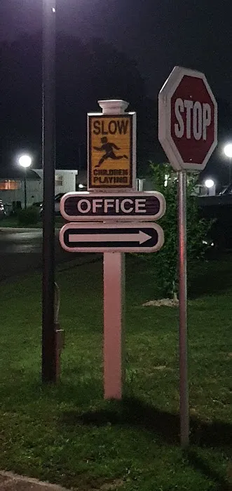 Olmsted Falls Mobile Home Park Picture 2