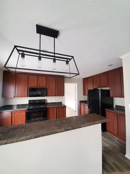 Twin Oaks Manufactured Home Picture 1