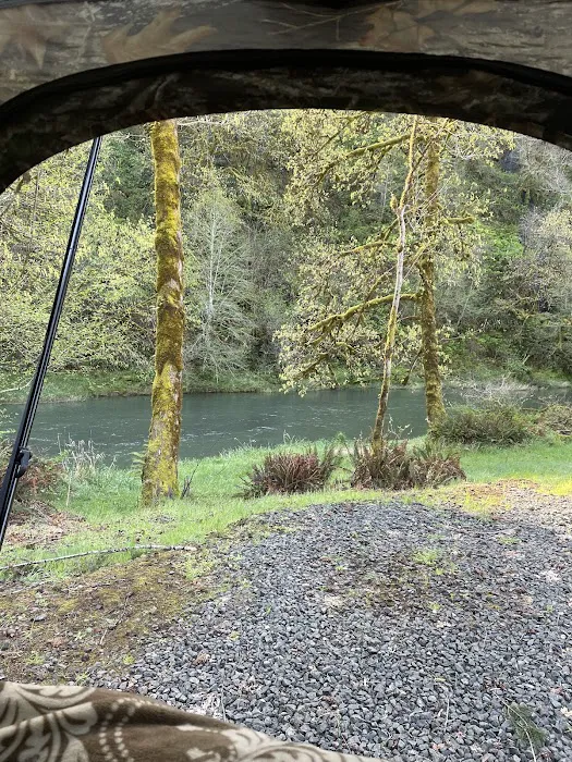 Smith River Campground Picture 5