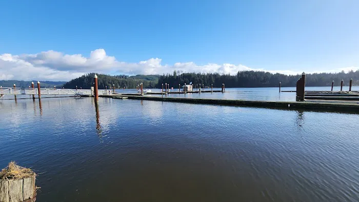 Port of Siuslaw Campground Picture 3