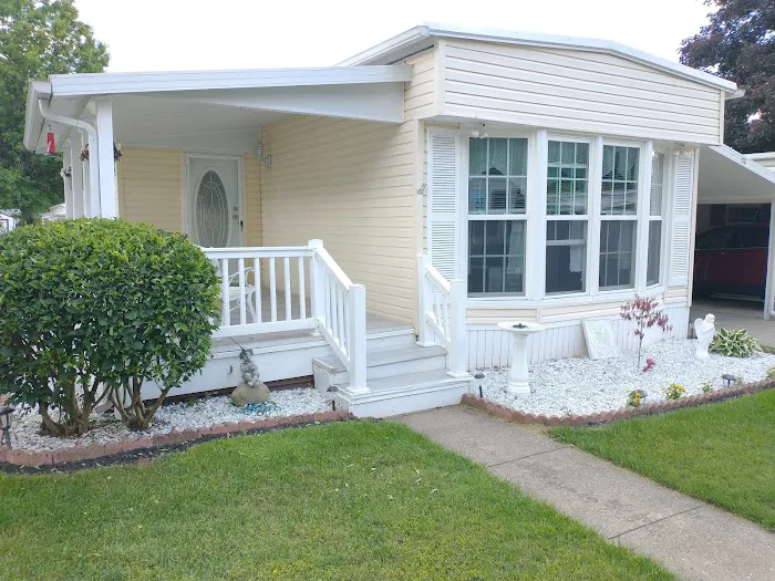 The Willows and Western Reserve Manufactured Homes Community Picture 2