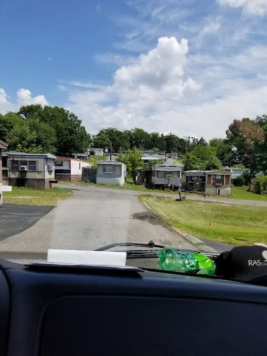 Charter Oaks Manufactured Home Community Picture 3