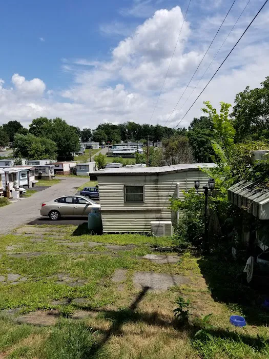 Charter Oaks Manufactured Home Community Picture 4