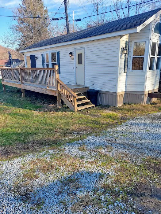 Wallace Trailer Court Picture 7