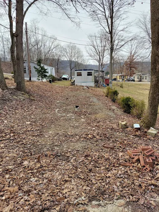 Wallace Trailer Court Picture 3