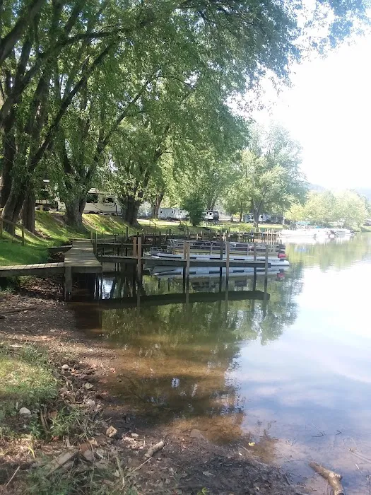 Edgewater Rv Park and Marina Picture 3