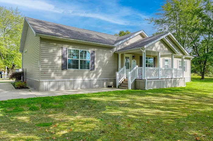 Twin Lake Homes Picture 5