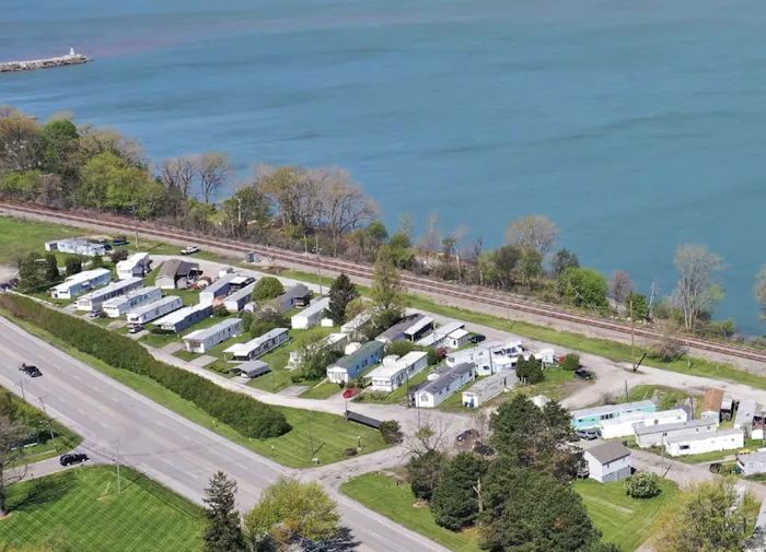 Erie West Mobile Home Community Picture 8