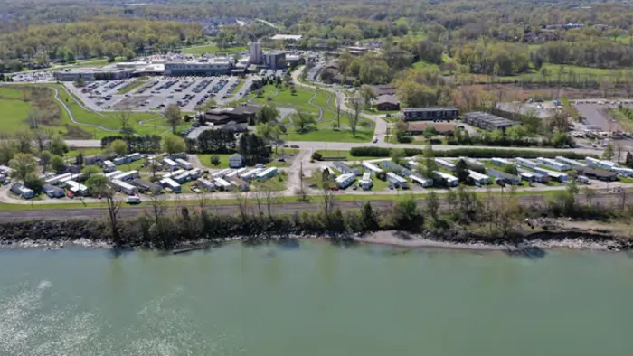 Erie West Mobile Home Community Picture 9