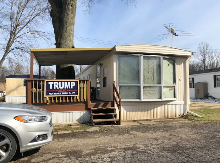 Mayfield Mobile Home Park Picture 8