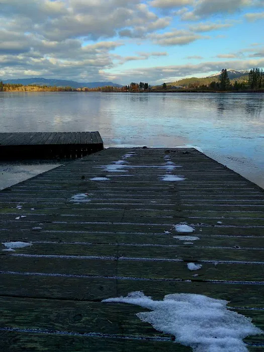 Quiet Nook Cave Lake Picture 8
