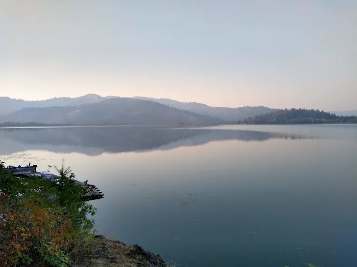 Quiet Nook Cave Lake Picture 7