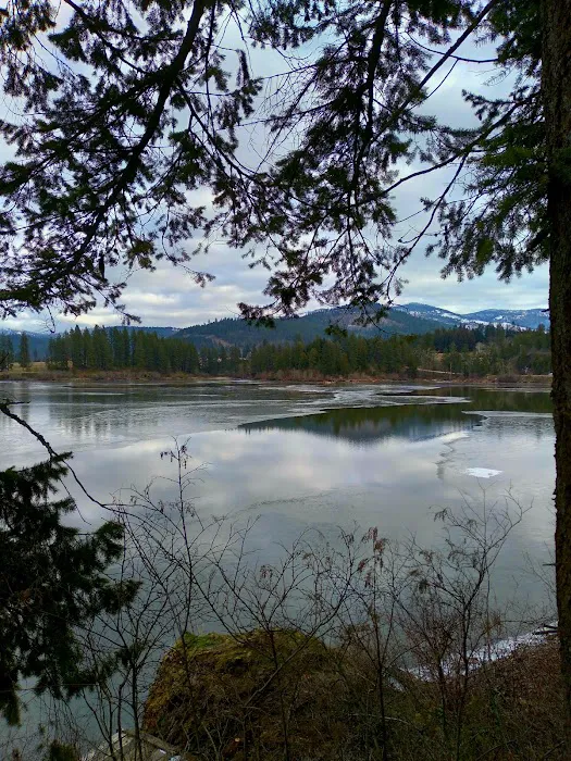 Quiet Nook Cave Lake Picture 9