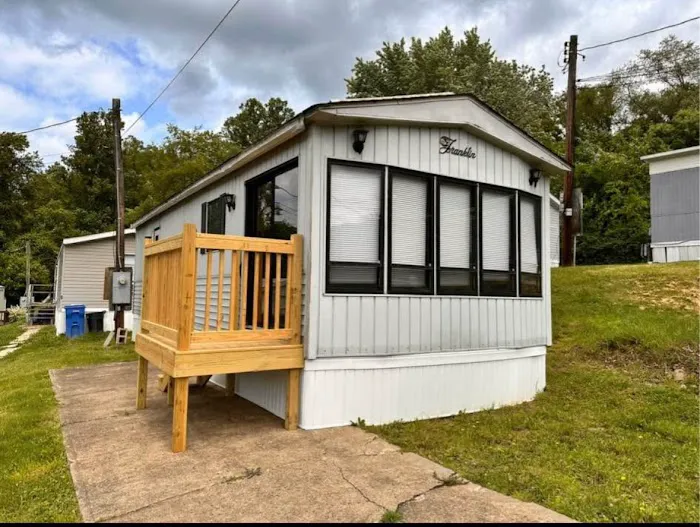 Knotty Pine Mobile Home Park Picture 2