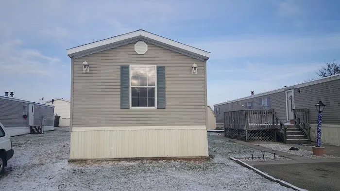 Pleasant Heights Mobile Home Park Picture 8