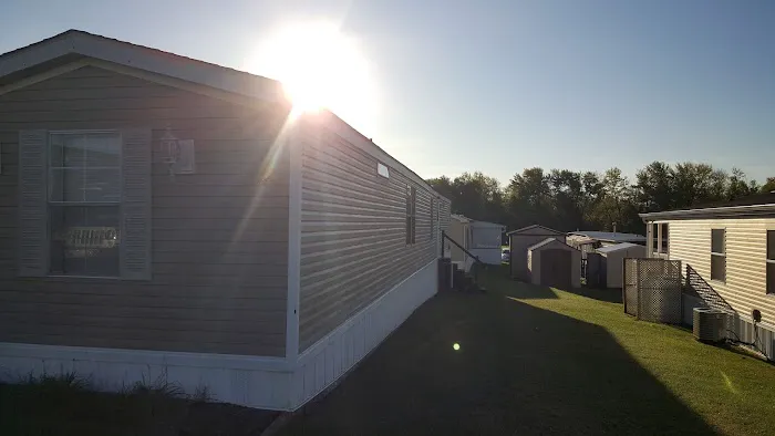 Pleasant Heights Mobile Home Park Picture 2