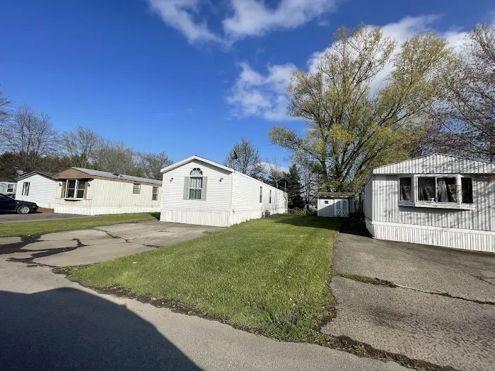 Firelands Manor Picture 3