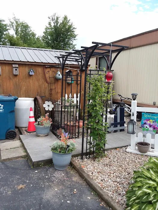 Riverview Mobile Home Park Picture 4