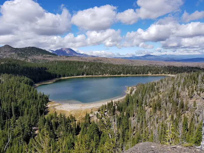 Three Creek Lake Hut Picture 2