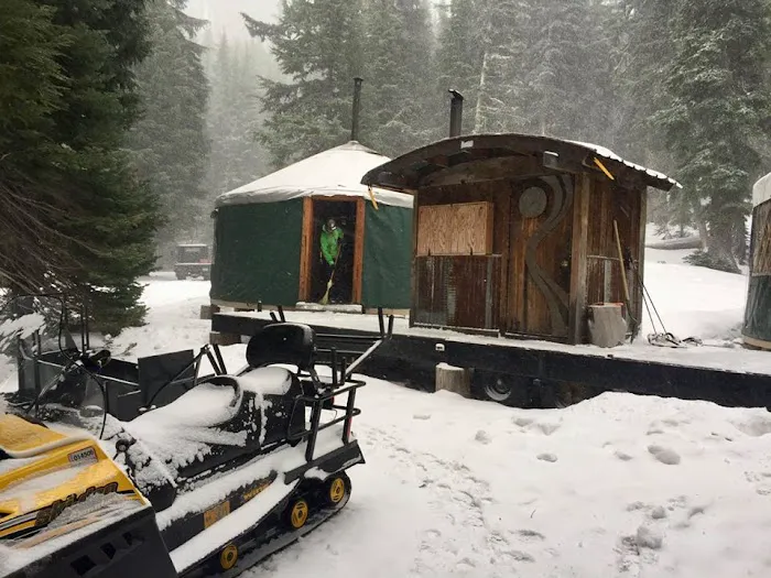 Three Creek Lake Hut Picture 3